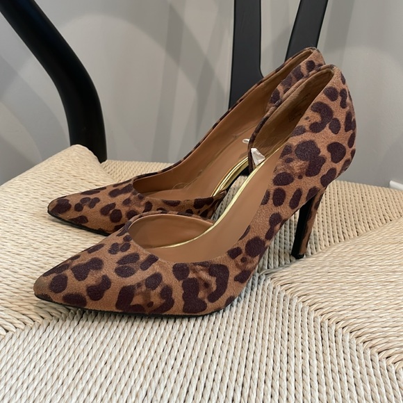 Cheetah Print High Heels - Picture 2 of 5
